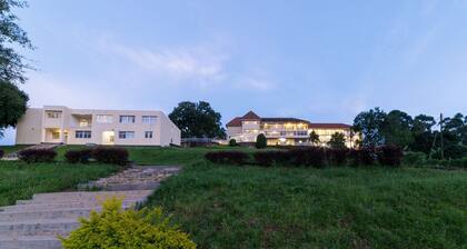 Trendy Deluxe Twin Rooms In Masaka - 2