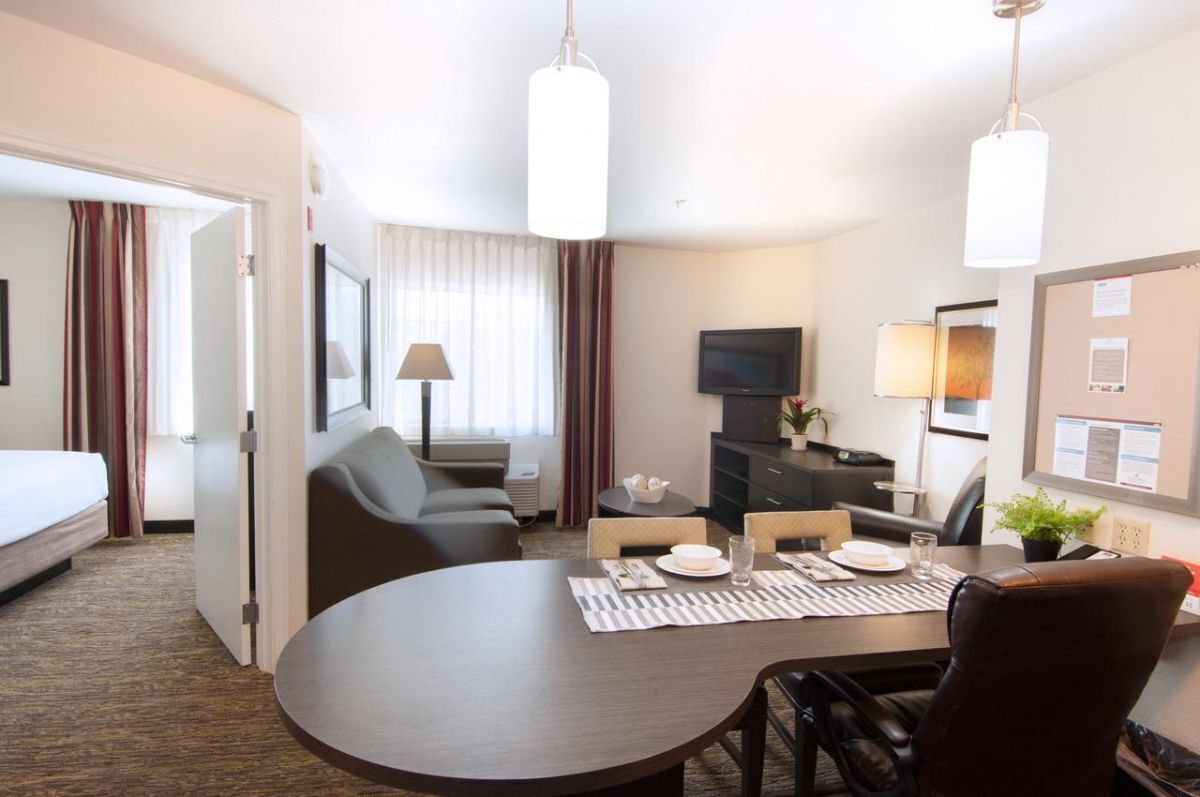 Perfect for West Coast Travelers! Pets Allowed, Outdoor Patio w/ BBQ Grills