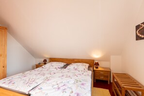 Unclassified image, 4 of 31, button