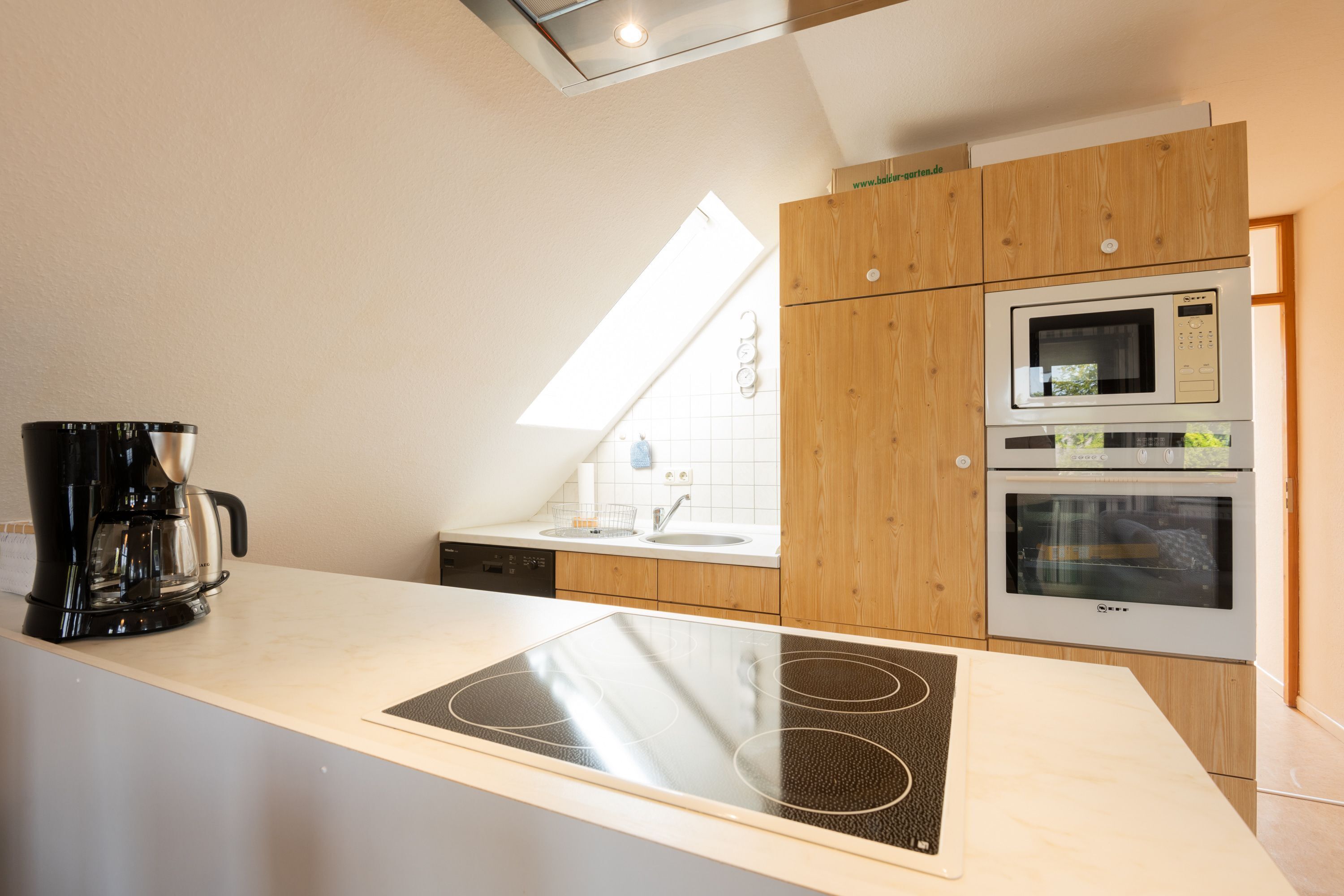 Kühlschrank, Mikrowelle, Ofen, Geschirrspüler