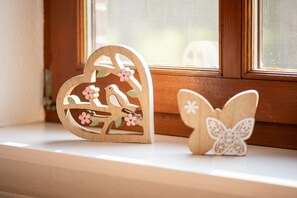 Unclassified image, 2 of 31, button