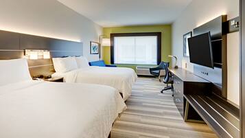 Cofres nos quartos, escrivaninha, espaço de trabalho para notebook