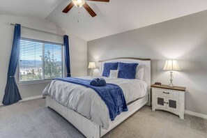 4 Schlafzimmer, Bügeleisen/Bügelbrett, WLAN, Bettwäsche