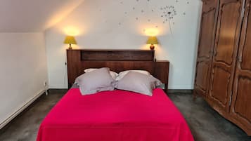 4 chambres, bureau, Wi-Fi gratuit, draps fournis
