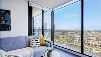 City-Apartment | Wohnzimmer | LCD-Fernseher