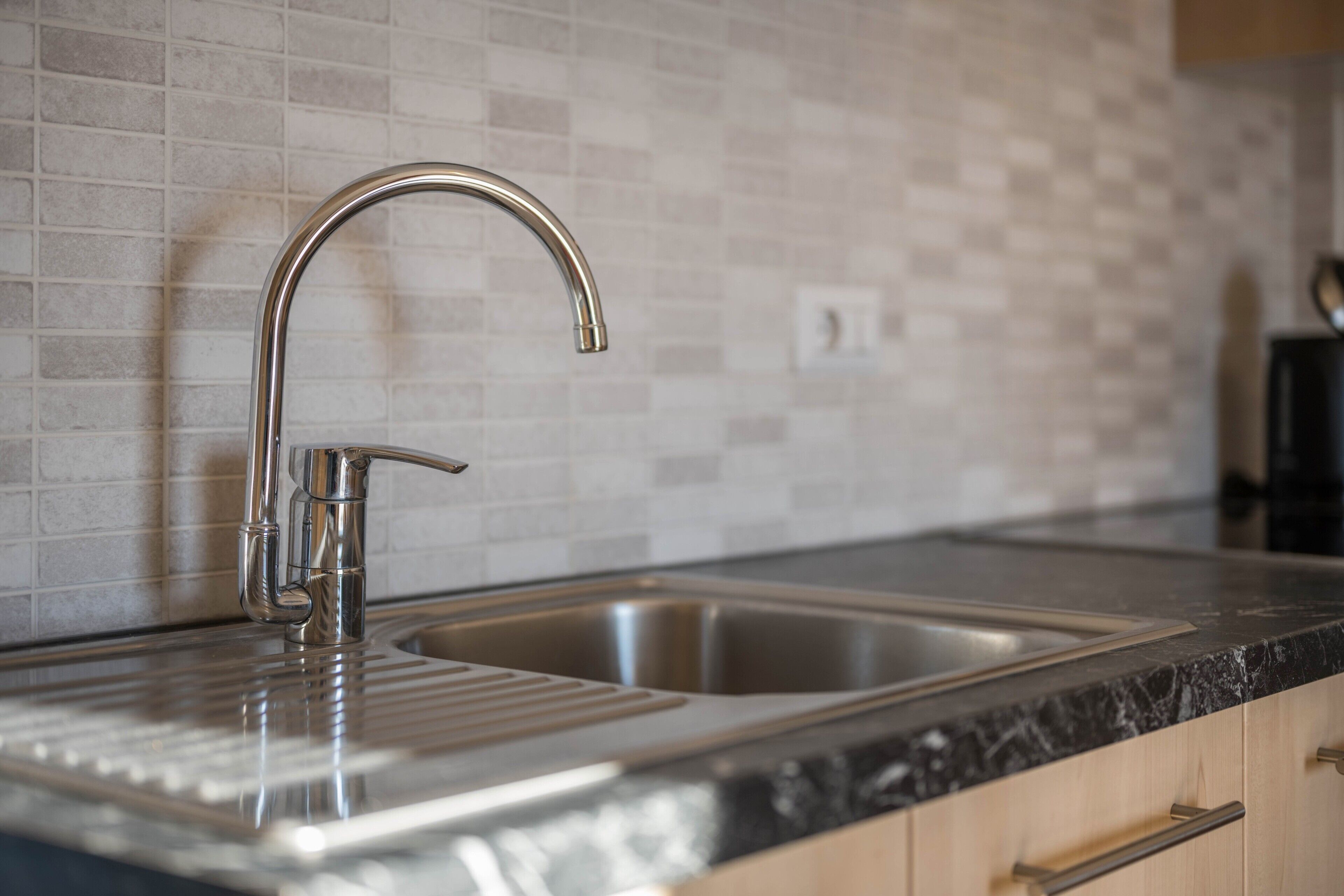 Réfrigérateur, four, plaque de cuisson, lave-vaisselle