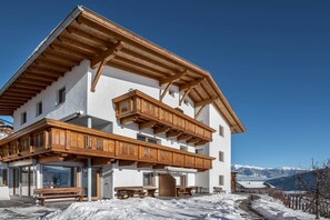 Exterior - Holiday Apartment “Dolomitenblick” with Mountain Views, Wi-Fi, Terrace & Garden (Mühlbach/Spinges)