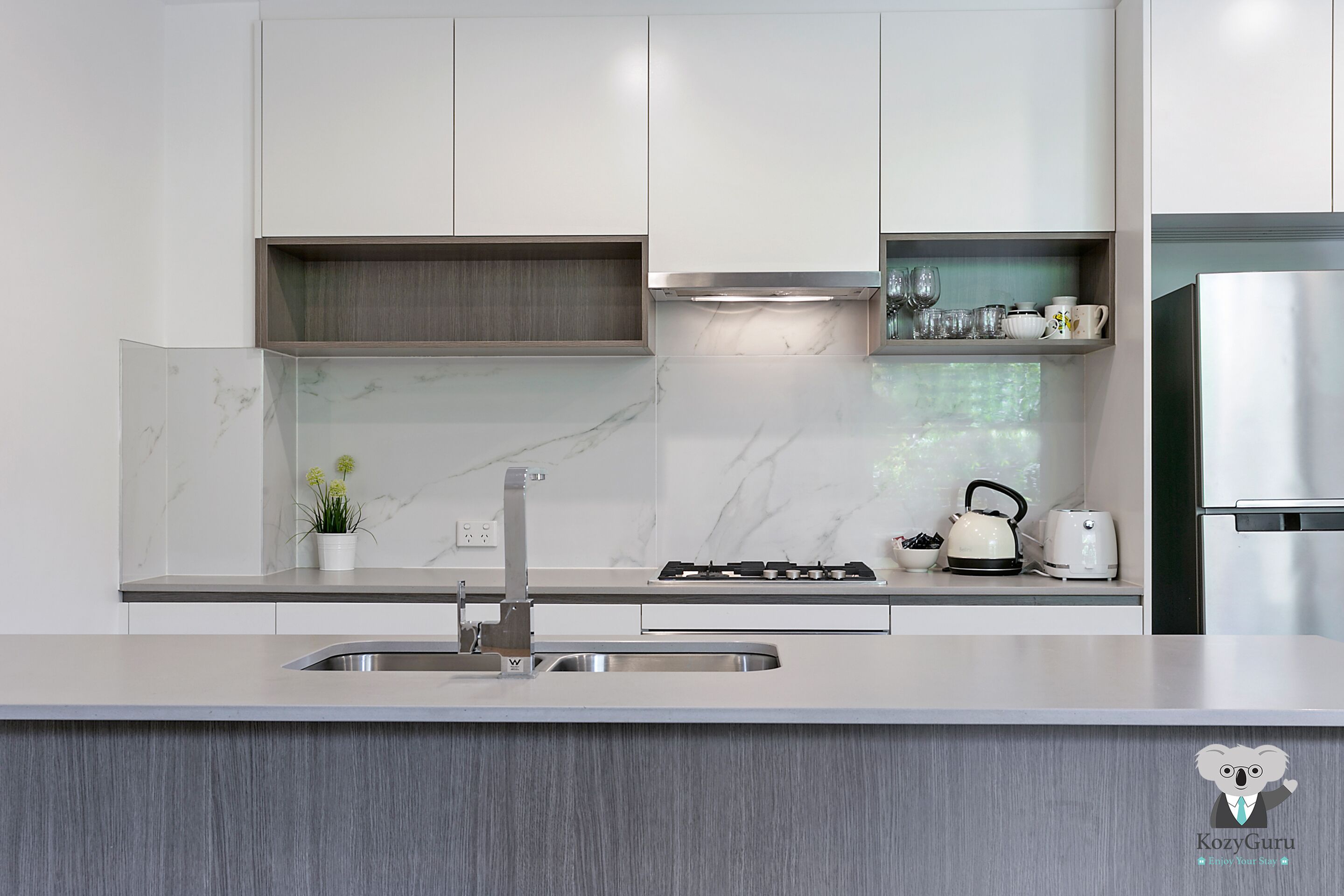 公寓 | 私人小型廚房 | 大型冰箱、微波爐、烤箱、爐台