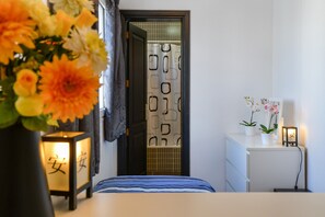 2 chambres, fer et planche à repasser, Wi-Fi gratuit, draps fournis