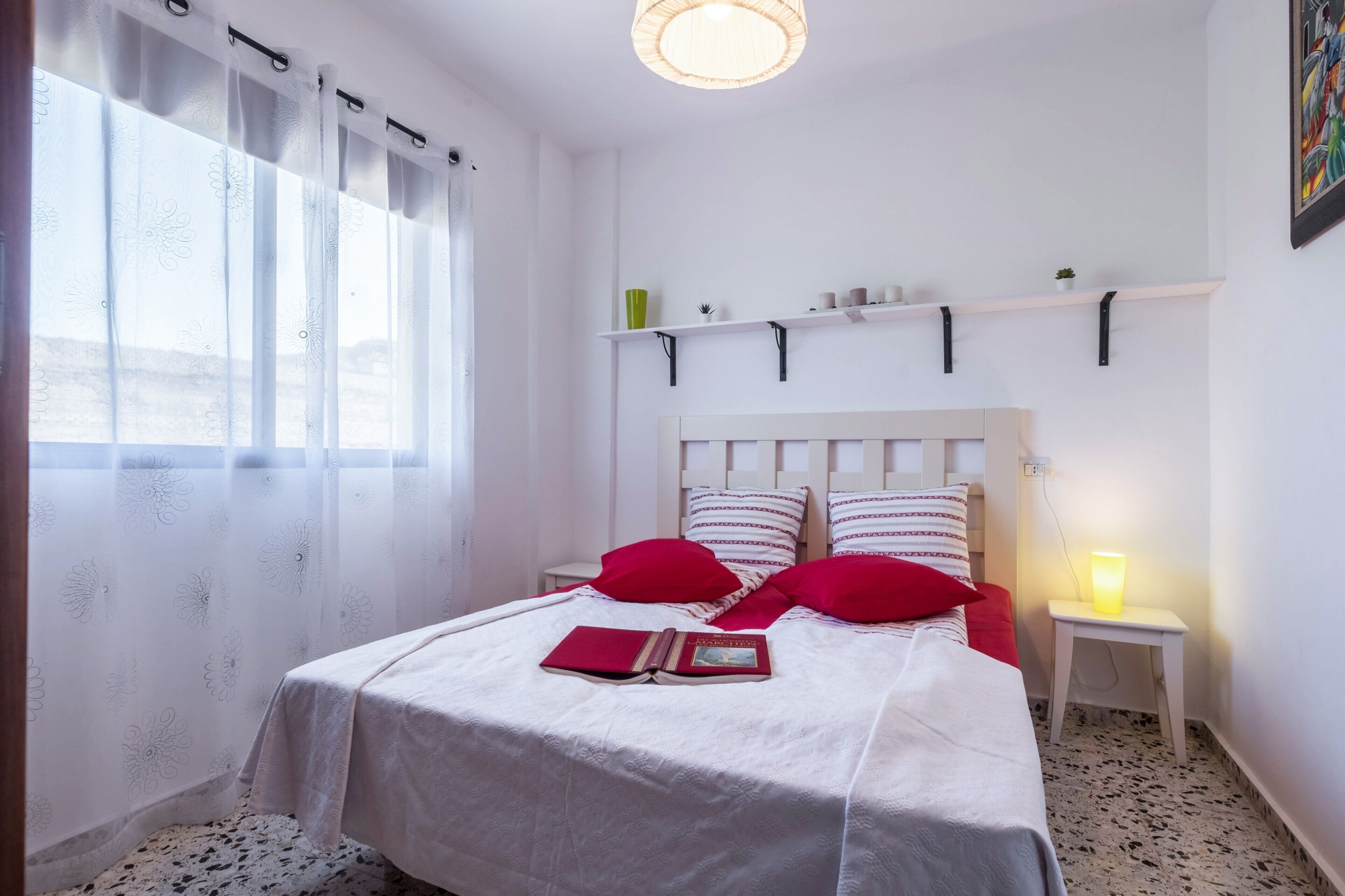 3 chambres, fer et planche à repasser, Wi-Fi gratuit, draps fournis