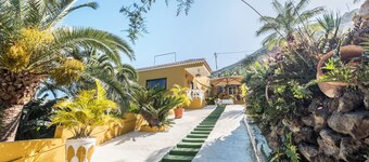 Casa vacanze 'Finca Alejandrina' con vista mare, piscina, giardino e Wi-Fi