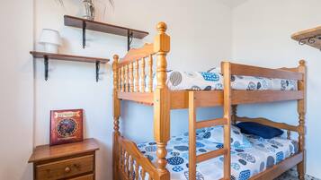 3 Schlafzimmer, BĂŒgeleisen/BĂŒgelbrett, kostenloses WLAN, BettwĂ€sche