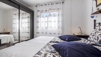 3 bedrooms, iron/ironing board, free WiFi, bed sheets