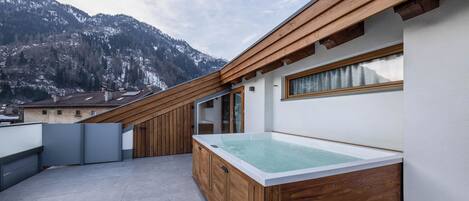 Bain à remous extérieur