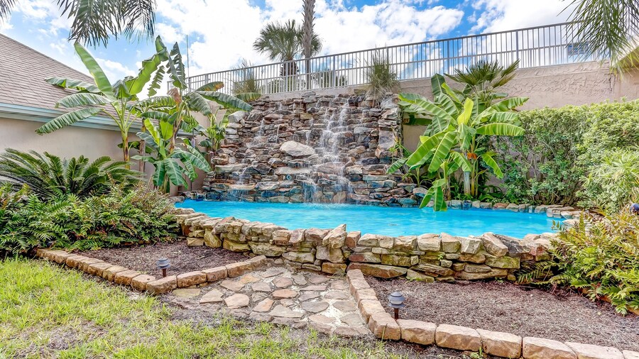 Ocean Park Condo Next to Fort Clinch State Park by RedAwning