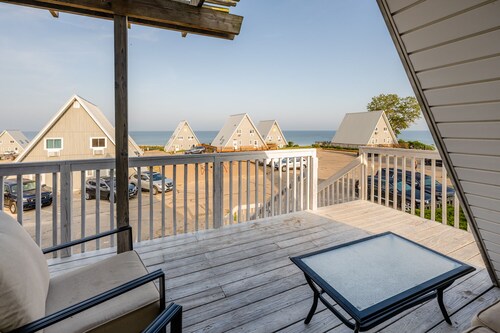 Amazing Lake Michigan Views: Completely Remodeled and Steps from Lake Michigan!