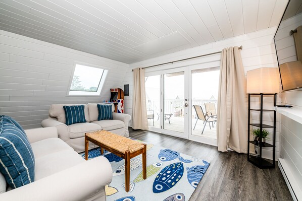 Smart TV, videojuegos, reproductor de DVD y tenis de mesa 