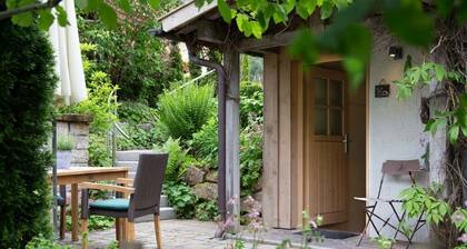 Ferienwohnung Wiesengrund für 2 Personen mit Terrasse, 46 m²