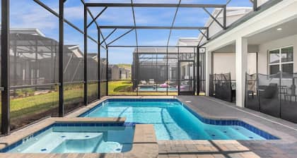 Dream Vacation Getaway next to Disney with Private Pool --10BD/5BA