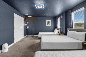 10 bedrooms, iron/ironing board, travel cot, free WiFi - Dream Vacation Getaway next to Disney with Private Pool --10BD/5BA (Kissimmee)