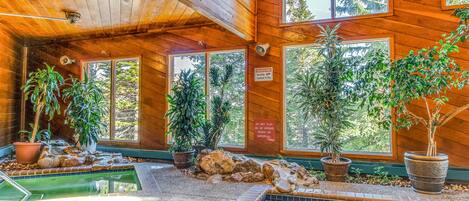 Innenpool, beheizter Pool