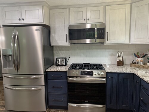 Hideaway Hill - the peacefulness you want within walking distance to downtown.