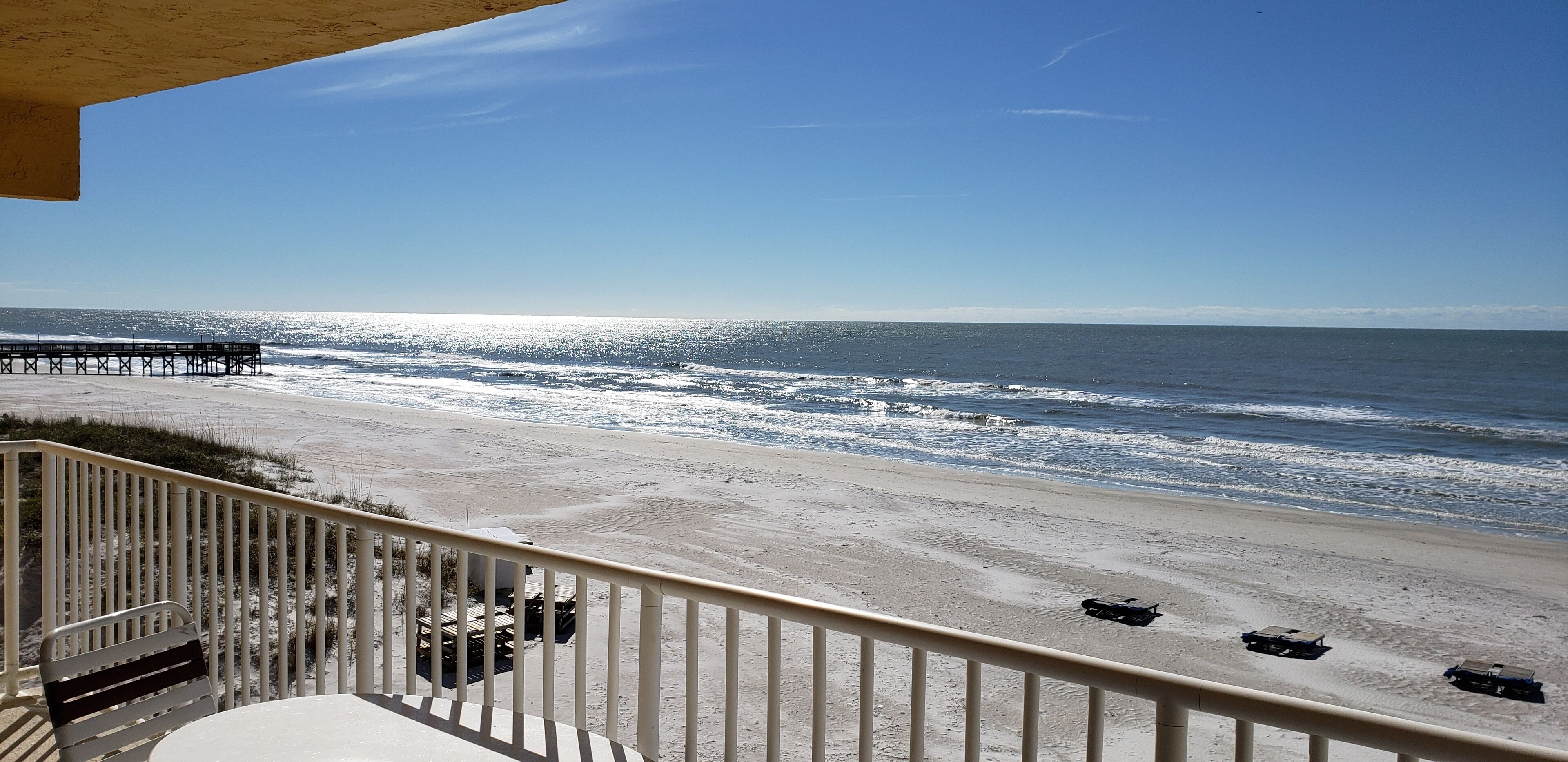 180 degree direct Beachfront view - Can't get closer to the beach!