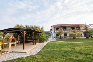 Front of property - Vila Katia Polyhrono (Kassandra)