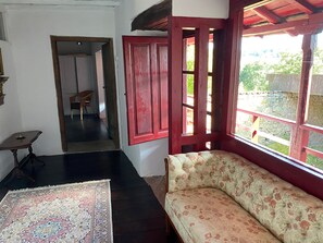 Smart TV, fireplace, DVD player, table football