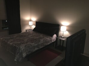 Room - Room & Bath by Benz stadium  (Atlanta)