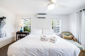 5 bedrooms, iron/ironing board, WiFi, bed sheets