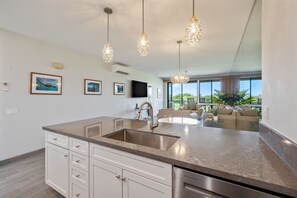 Interior - Golf course-front condo with outdoor pool, hot tub, central AC, & free WiFi (Wailea)