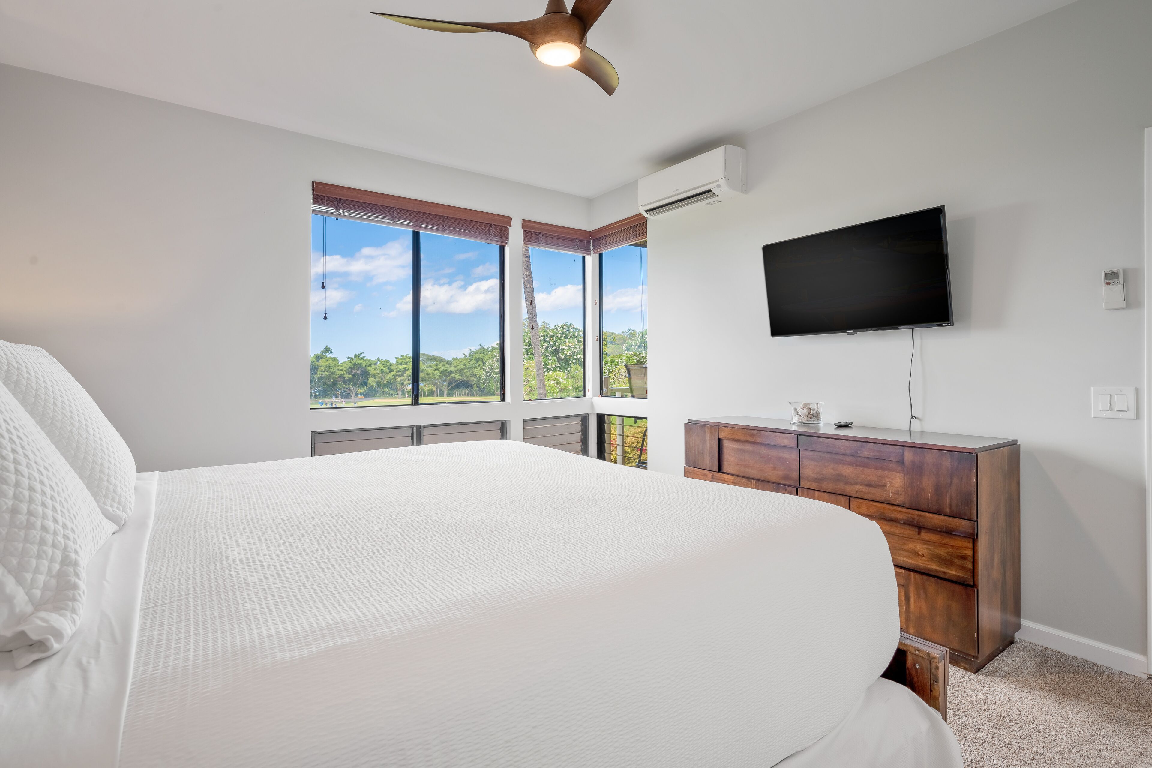 2 bedrooms, iron/ironing board, internet, bed sheets