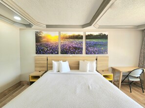 Quarto, 1 cama King, para não fumantes | Ferros/tábuas de passar roupa, Wi-Fi de cortesia, roupa de cama