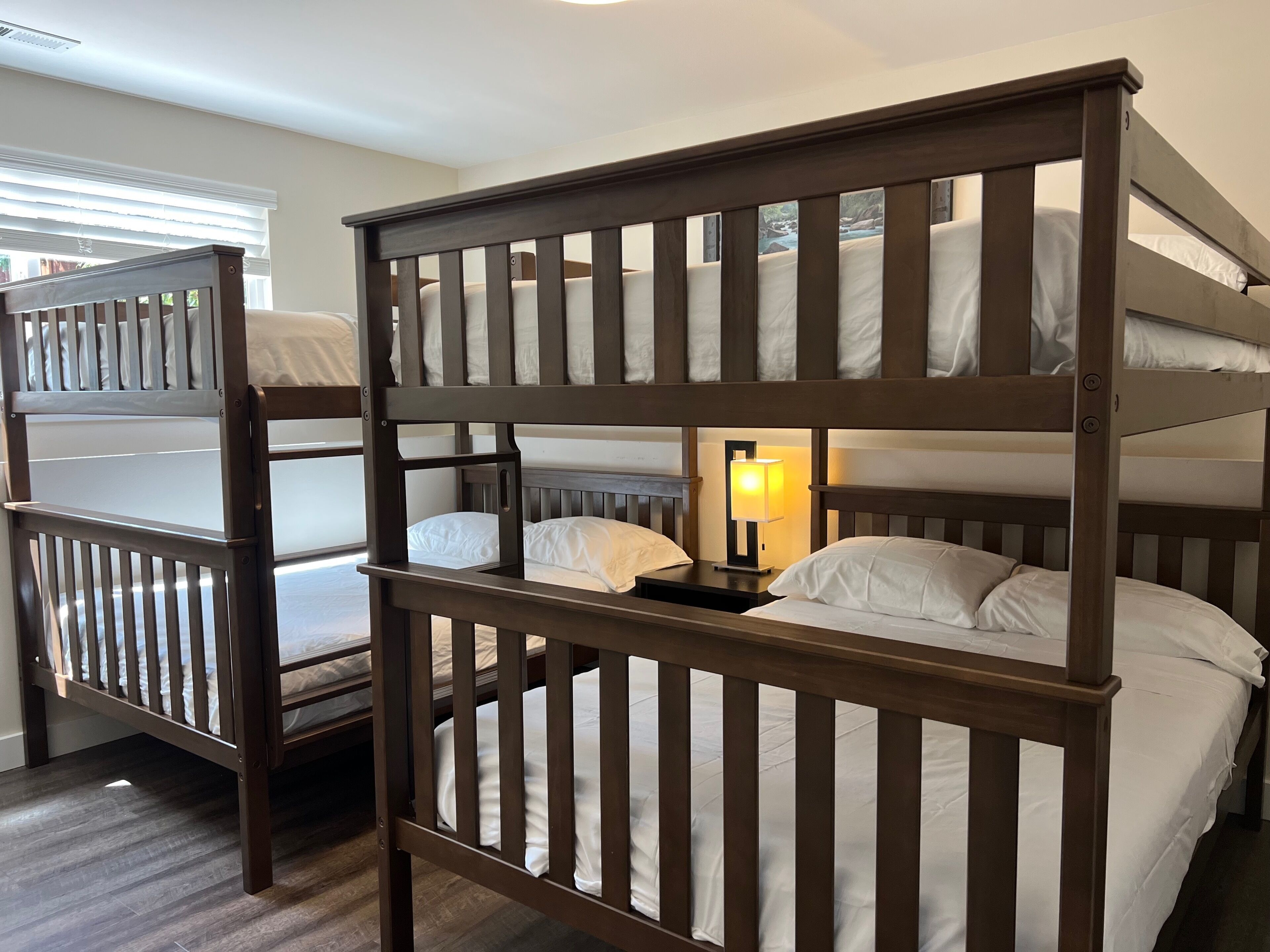 5 bedrooms, desk, iron/ironing board, free WiFi