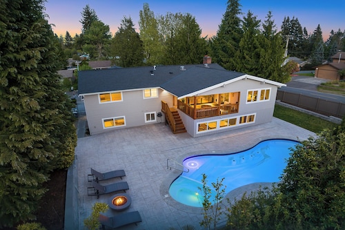 Luxury 8 beds Villa with Heated Pool & Resort Amenities