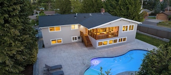 Luxury 8 beds Villa with Heated Pool & Resort Amenities