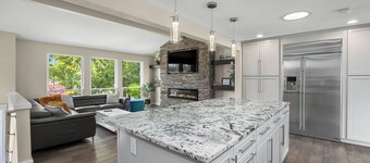 Luxury 8 beds Villa with Private Heated Pool & Resort Amenities