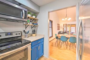 Fridge, microwave, stovetop, dishwasher