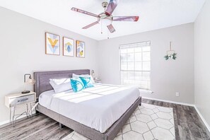 1 makuuhuone, työpöytä, silitysrauta/-lauta, Wi-Fi