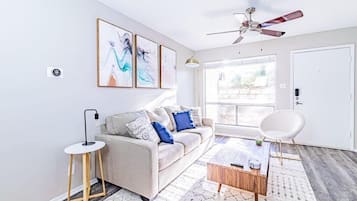 Een televisie en een kantoor