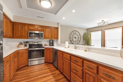 WOW! Beautifully Updated 3 Bed 1 Level Townhouse w/ Bike Storage CloseTo It All!
