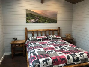 1 bedroom, free WiFi, bed sheets - Cabin in the woods with a hot tub (Clyde)
