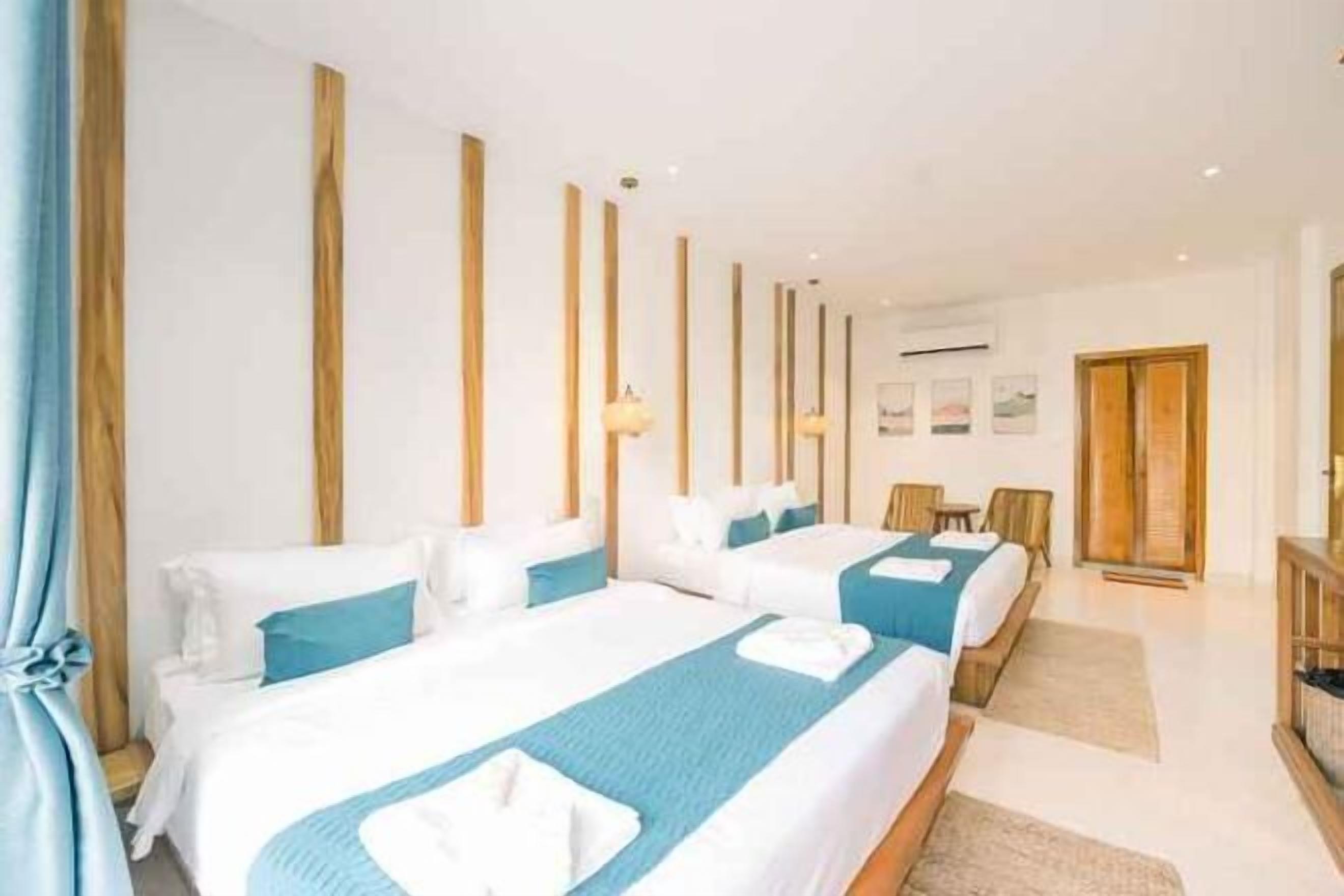 高級寢具、迷你吧、房內夾萬、書桌