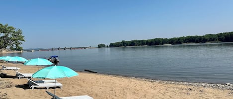 Beach nearby, sun-loungers