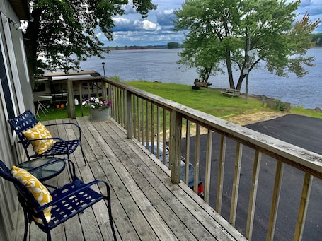 Terrace/patio. Mississippi River Cabin