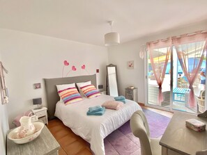 4 bedrooms, desk, iron/ironing board, travel cot