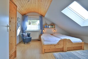 2 Schlafzimmer, Reisekinderbett, WLAN