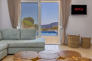 TV, DVD player - Lindos Villa Agape (Lindos)