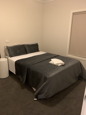 4 Schlafzimmer, Bügeleisen/Bügelbrett, WLAN
